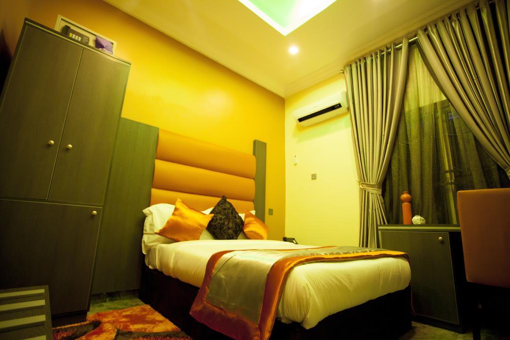 Le Paris Continental Hotel Lekki Exterior photo
